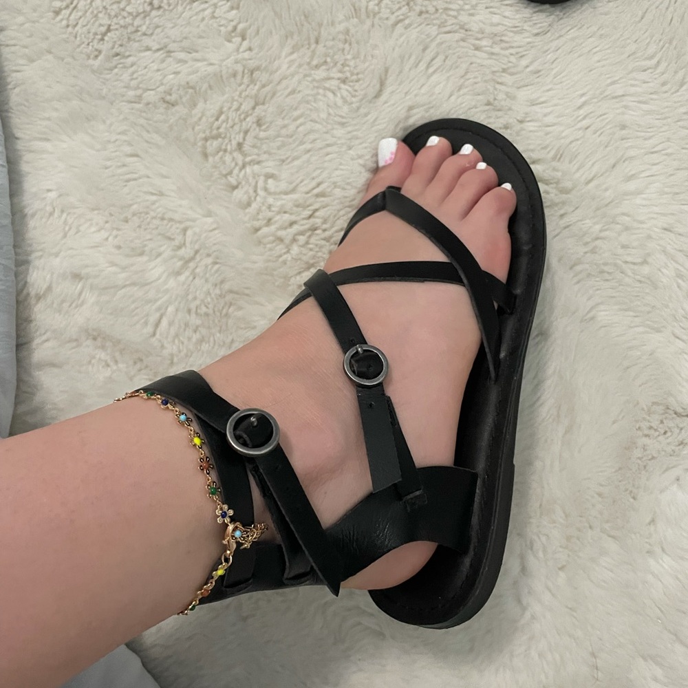 American Eagle Sandals